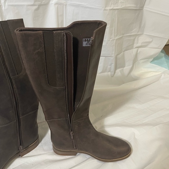 Clarks women’s brown leather buckled boots New never worn size 7 - Picture 6 of 9